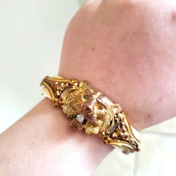 Antique gold filled lion head bangle bracelet - Picture 2 of 7